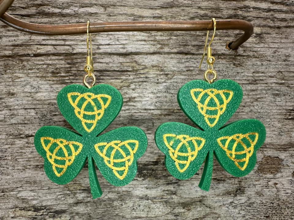 Golden Celtic Clover