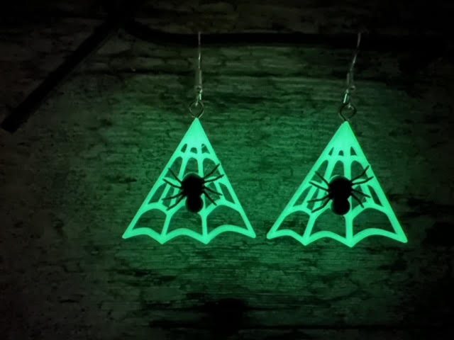Black Widow on Web, Glow in the Dark